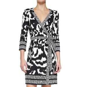DVF Tallulah Black and White Ikat Print Silk Jersey Wrap Dress Size 4 NEW